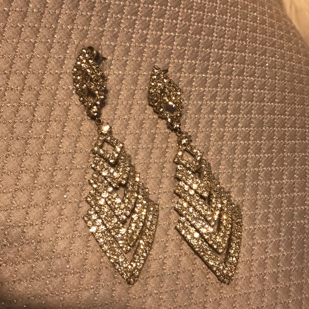 Beautiful Triangular Diamond Earrings - image 2